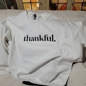 Ready to ship! New Gildan Holiday Thankful sweatshirt size medium